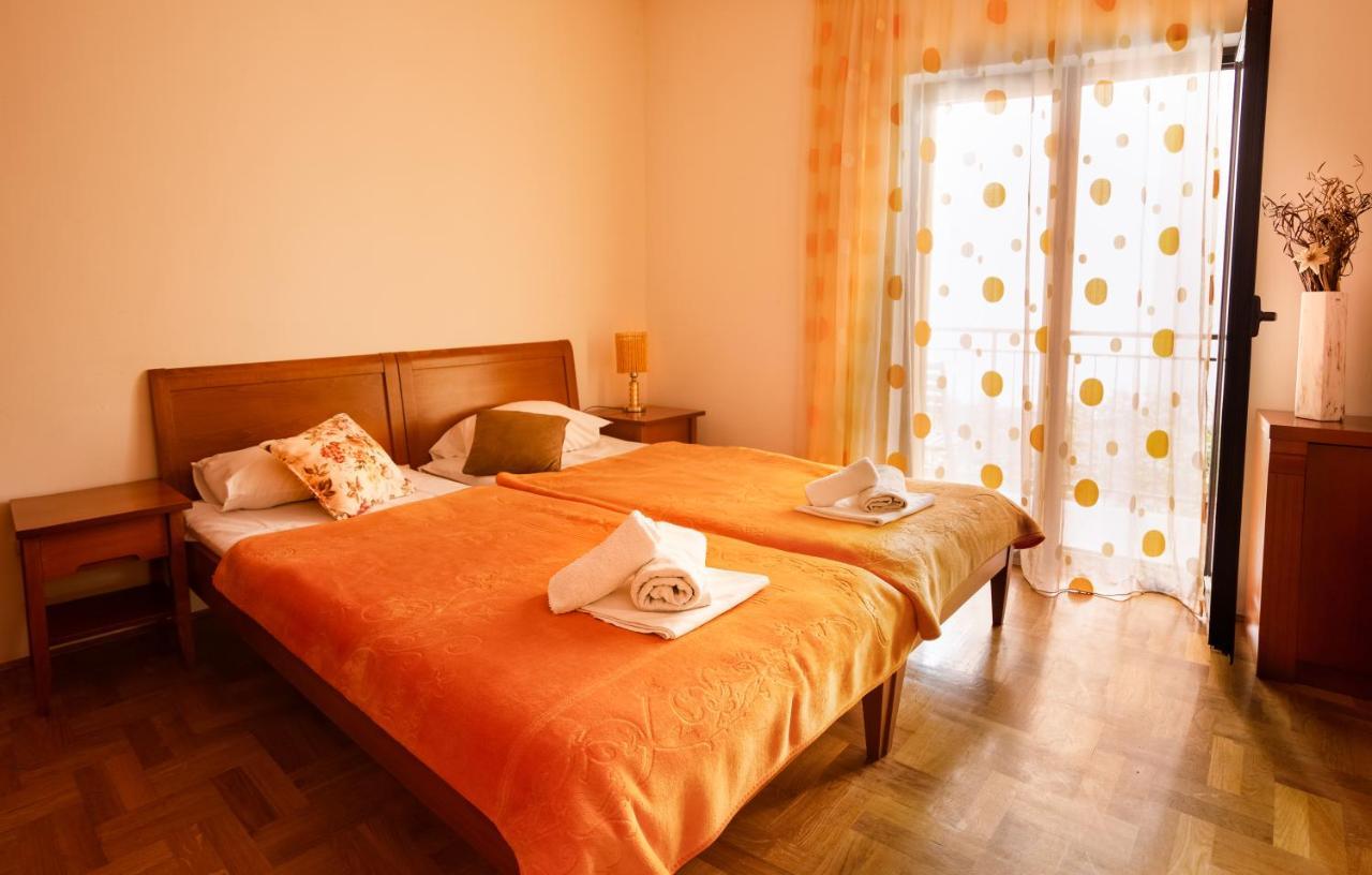 Apartments And Rooms Marija Будва Екстер'єр фото