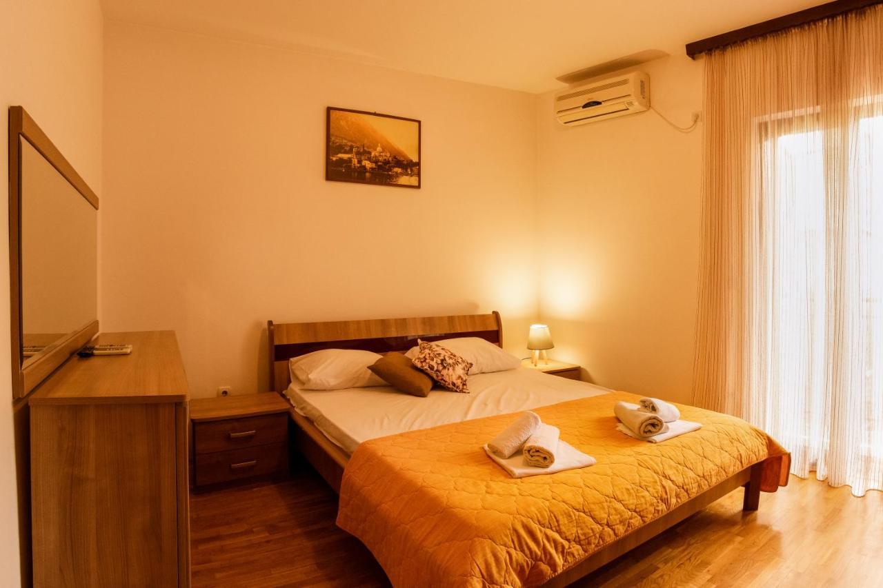 Apartments And Rooms Marija Будва Екстер'єр фото