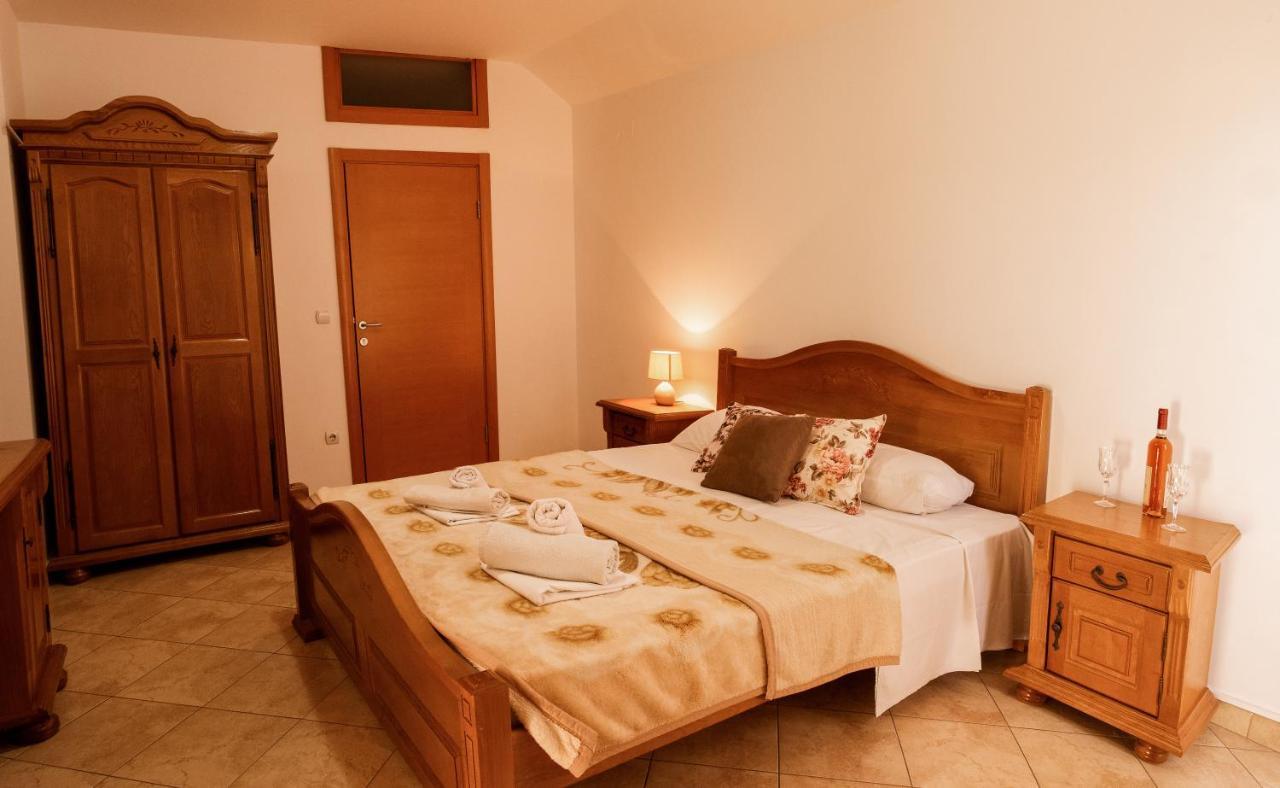 Apartments And Rooms Marija Будва Екстер'єр фото