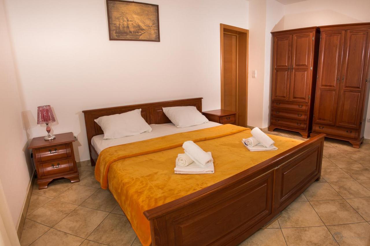 Apartments And Rooms Marija Будва Екстер'єр фото